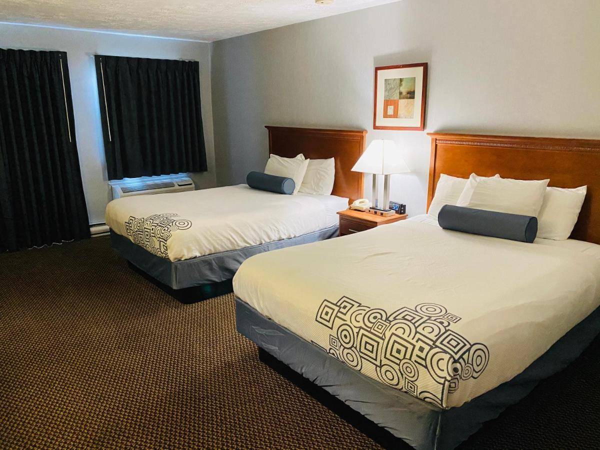 Fleetwood Inn Suites Cheboygan Exteriör bild