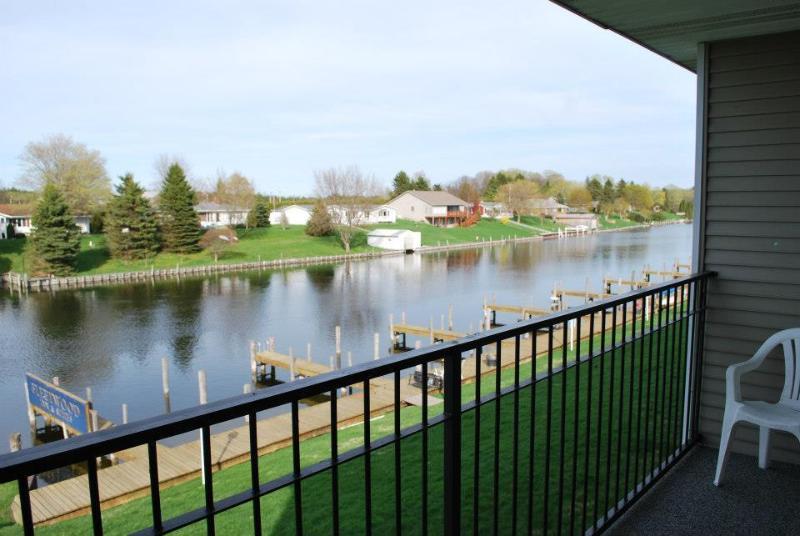 Fleetwood Inn Suites Cheboygan Exteriör bild