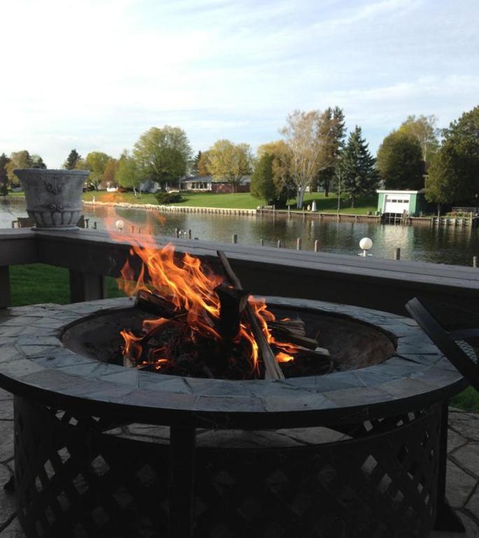 Fleetwood Inn Suites Cheboygan Exteriör bild