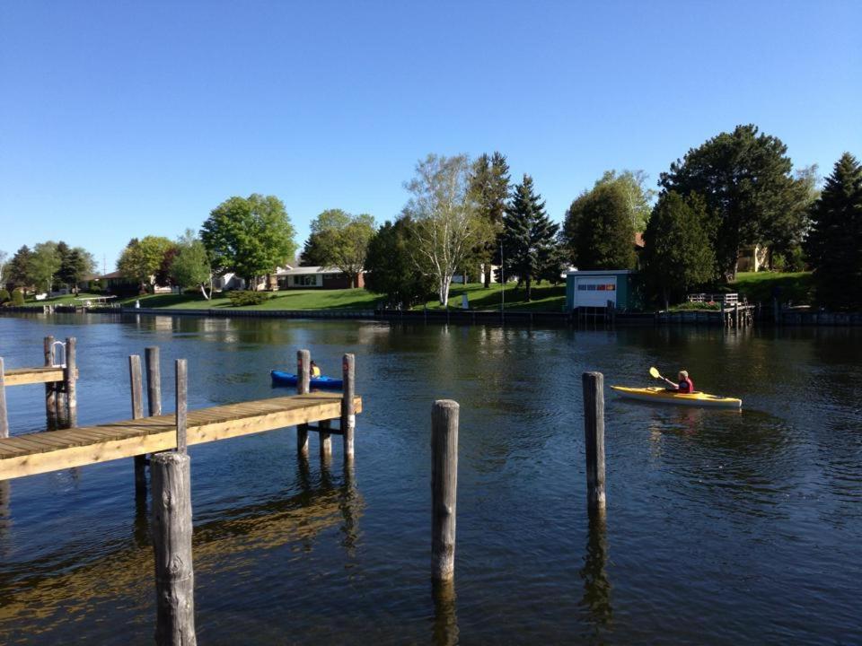 Fleetwood Inn Suites Cheboygan Exteriör bild